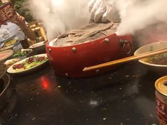 -茅草房·河畔园林火锅