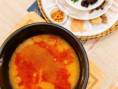 -花馬肆.云南过桥米线(汉神购物广场现场熬汤店)