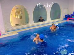 -龙格亲子游泳·水育早教运动中心(绿城店)