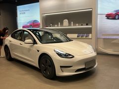 -TESLA 特斯拉(上海太古汇体验店)