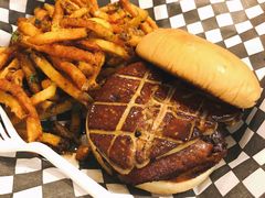 鹅肝汉堡-Holy Chuck