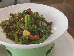 -阿瓦山寨·湘菜现炒·剁椒鱼头王(咸阳总店)