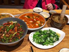 -老滇山寨•云南特色菜•地方菜•民族风情歌舞表演(金碧店)