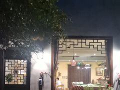 -小草屋轰趴馆别墅派对新场团建家庭聚会