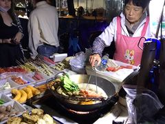 -吴山路夜市