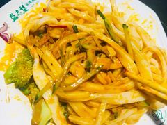 -清真盛志望麻酱酿皮铺