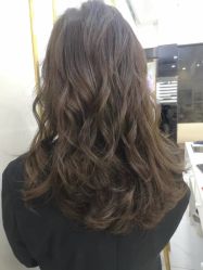 -艾米莉 烫染沙龙
