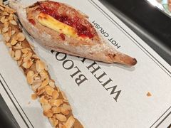 -HOT CRUSH趁热集合·现烤面包(上海环球港店)