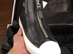 -GIVENCHY(佛罗伦萨小镇奥莱店)