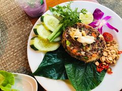 -Chom Cafe and Restaurant
