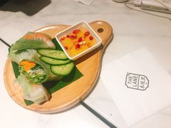 越南传统生包鲜虾春卷-来龙里 精致 东南亚餐室(万象城店)
