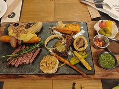 -Mark&Mars Restaurant