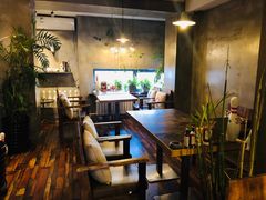 -HIGH FIVE哈福手工汉堡(桂林路店)