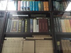 -钟书阁(松江泰晤士小镇店)