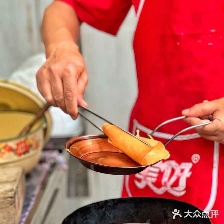 🟢：成都不容错过的小吃 蛋烘糕 五十年老店