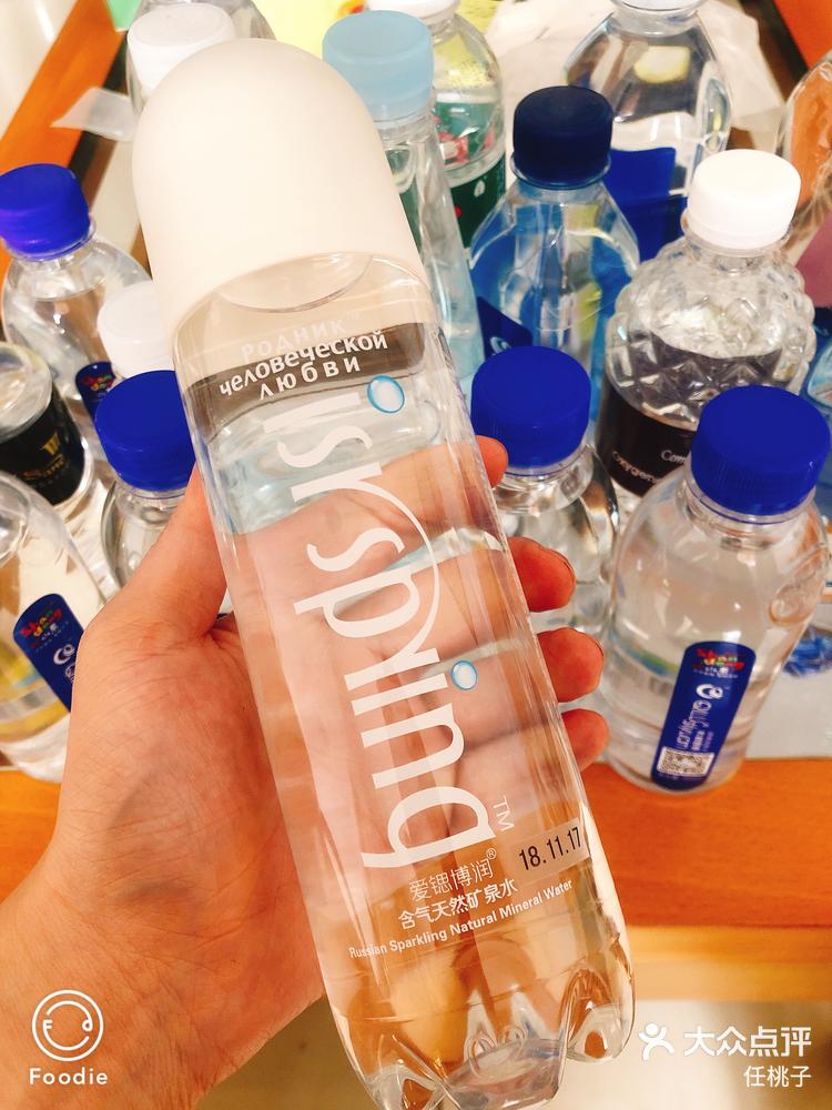 曾经有收藏矿泉水的癖好 疫情当下家里的也