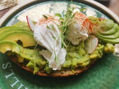 牛油果温泉蛋吐司-O'mills Sourdough Bakery&Bistro(永嘉路店)