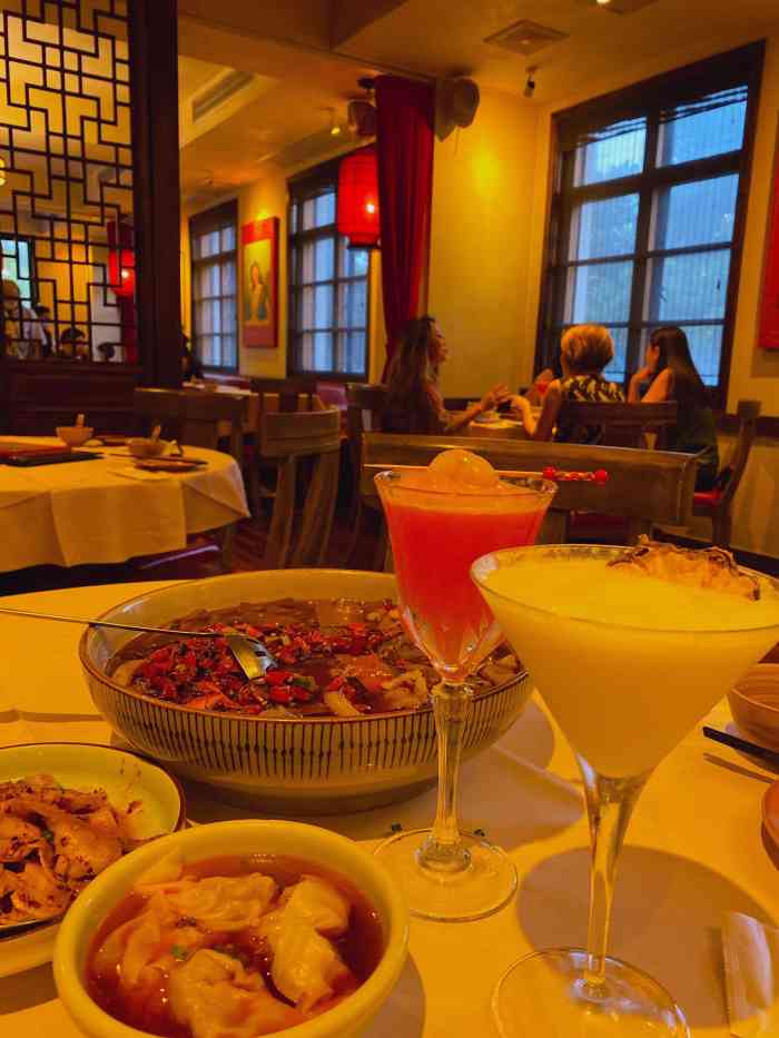 龙门阵茶屋川菜馆(武康路店)-"独到的餐厅设计和川菜的结合,怪不得