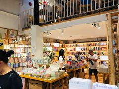 -猫的天空之城概念书店(苏州平江店)