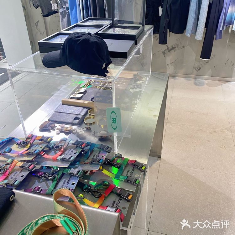杭州探店 | 潮人辣妹必逛潮牌买手店TIAS