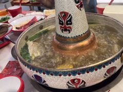 -毛辣果·贵州红酸汤牛肉火锅(西单店)