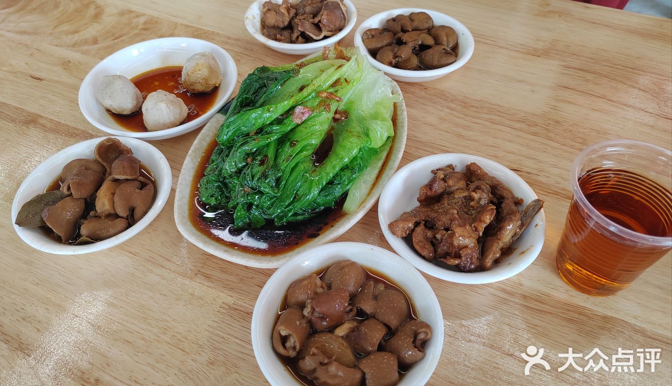 人均30多块钱就能吃饱，性价比超高。推荐，大家冲冲冲！