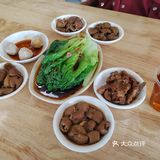 人均30多块钱就能吃饱，性价比超高。推荐，大家冲冲冲！