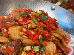 -阿瓦山寨·湘菜现炒·剁椒鱼头王(咸阳总店)