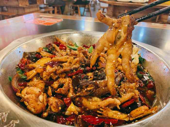 重庆金爪爪特色干锅(观音桥店)-"不推荐前往用餐9799环境:大热天