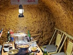 包厢-破瓦寒窑·地摊烤羊排