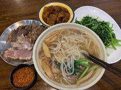 -谢大牛馆·中式卤牛排(老店)