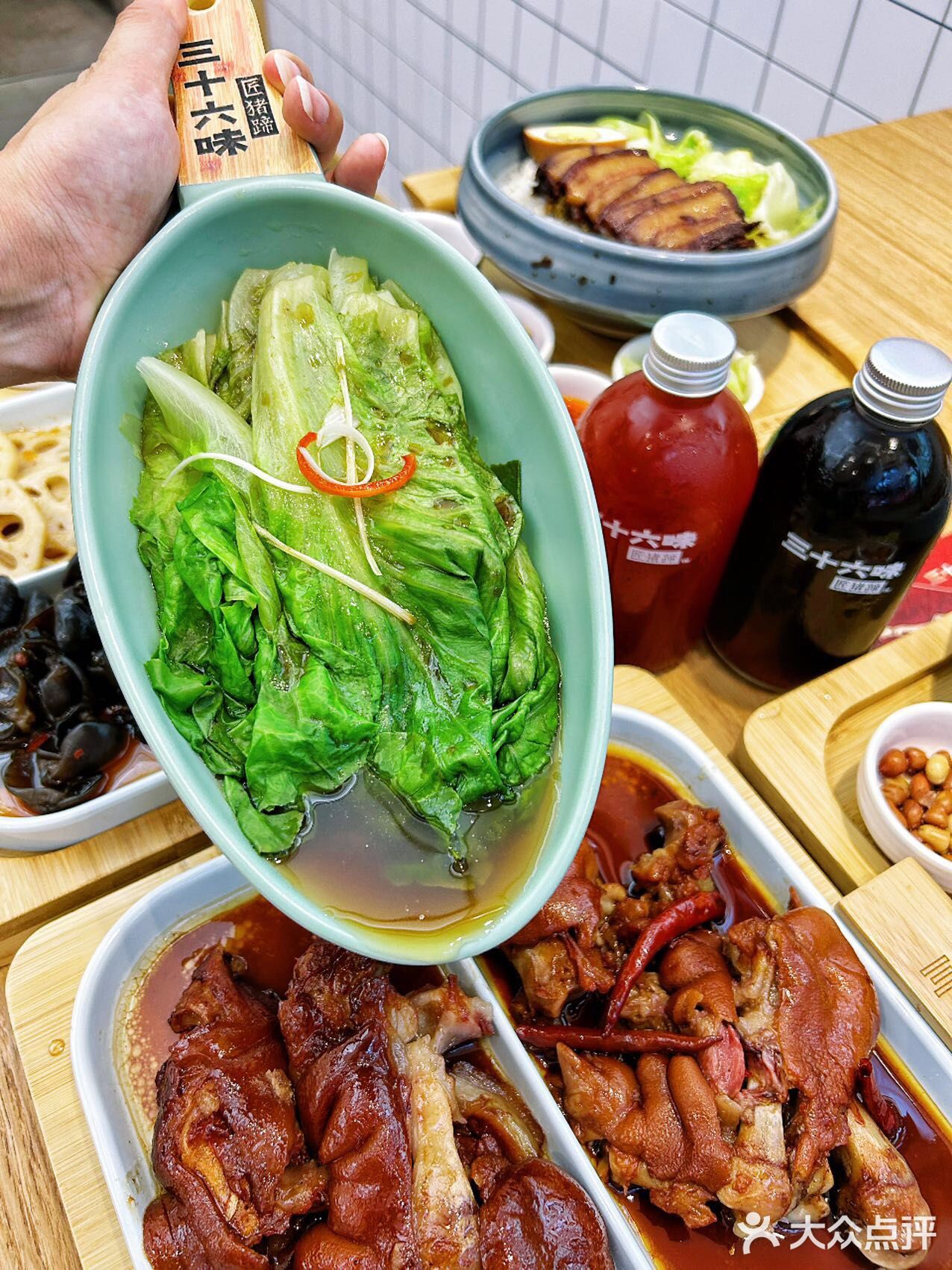 可以吸着吃的猪蹄，只有这家能做到