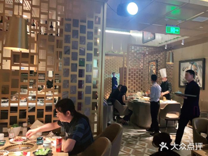 额尔敦牛厨师铜板烧大堂图片