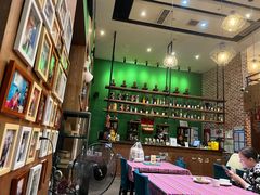 -香巴拉云南餐厅(华莱坞店)