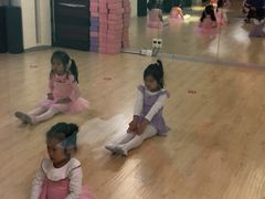 -雅米拉艺术中心(少儿舞蹈培训)