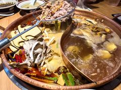 -洱火云南酸菜牛肉火锅(石景山当代商城店)