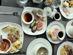 -亚洲国际大酒店·云顶阁旋转自助餐厅