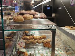 面包甜点陈列柜-PAOPAO Bakery&Café(港汇店)