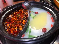 清油鸳鸯锅底-串门邻居串串火锅(云南南路店)
