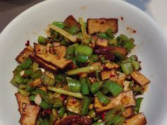 -阿瓦山寨·湘菜现炒·剁椒鱼头王(咸阳总店)