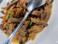崂山菇炒肉-船歌·鱼水饺青岛菜(闽江二路店)