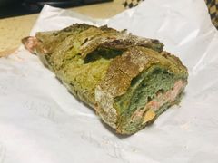 草莓飞鱼籽面包-Let's Taipei 非常烘焙(太古里店)