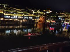 -临江餐馆二楼美食部落
