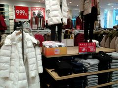 -优衣库(哈尔滨乐松广场店)
