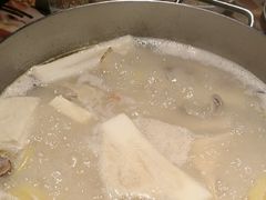 -尚尚仙·酸汤猪手·猪肚鸡火锅(华联万柳购物中心店)