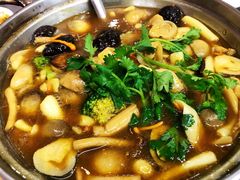 咖喱菌菇煲-莲华素食府