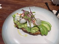 有机温泉蛋牛油果乡村吐司-O'mills Sourdough Bakery&Bistro(永嘉路店)