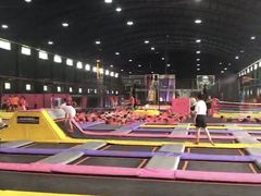 -嘿哟动霸CHUA·新潮玩运动娱乐中心·蹦床滑冰团建乐园