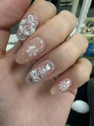 -芊屿芊浔美甲