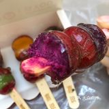 来王府井逛街必买的夹心冰糖葫芦！